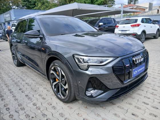 AUDI E-TRON ELÉTRICO SPORTBACK PERFORMANCE BLACK QUATTRO AUDI E-TRON ELÉTRICO SPORTBACK PERFORMANCE BLACK QUATTRO